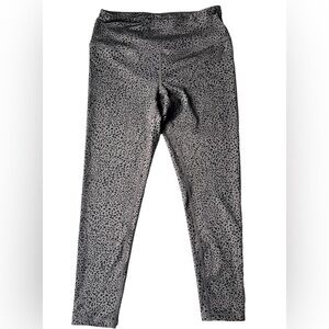 Z By Zella Gray Black Animal Print Low Rise Cropped Yoga Pants Leggings Medium